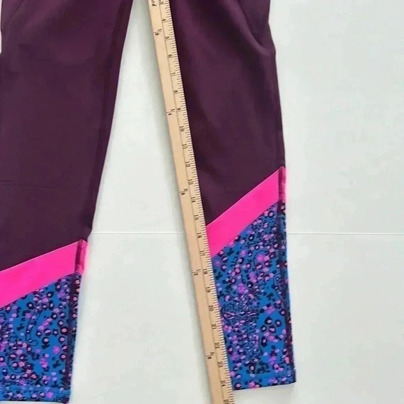 Lilly Pulitzer Luxletic Weekender High rise legging Cherry Ganache- size small - Picture 4 of 10